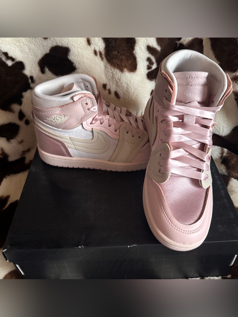 Jordan 1 Mid Women's Satin Pink Oxford Pink High Top Athletic Sneakers Size 7.5